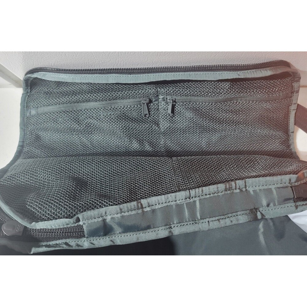 Timbuk2 Quest Travel Gym Duffle Bag Black Logo Embroidery 20x12 - Picture 7 of 7